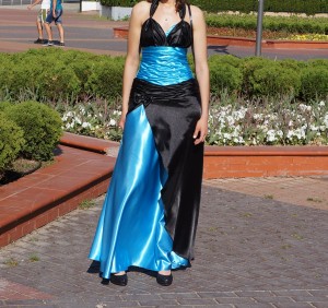 Абитуриентска рокля