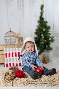 Коледни фотосесии на деца и семейства в специализирано детско ст