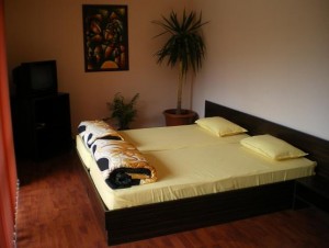 МЕСЕЧНИ  И СЕДМИЧНИ НАЕМИ  ОТ ХОСТЕЛ ТАИТИ  