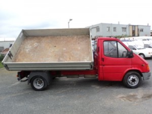 Почистване на мазета, тавани, дворове, Извозване на строителни отпадъци и Изхвърляне на стари мебели