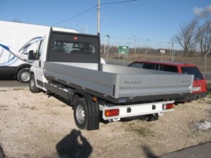 Изхвърляне на строителни отпадъци Извозване на стари мебели, Чистене на мазета, тавани, апартаменти,