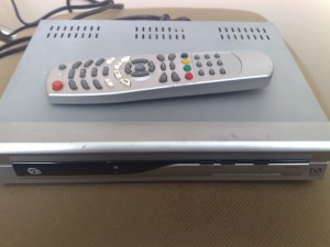 ПРОДАВАМ ЦИФРОВ ПРИЕМНИК TOPFIELD TF6100EMC  