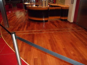 Циклене на паркет Бургас с нови безпрахови машини