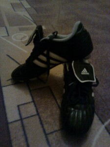 Футболни обувки Калеври Адидас траксион - На добра цена