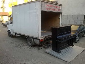 Пренасяне на пиана и рояли с Хамали София, превоз и пренос, опит, Без почивен ден. 