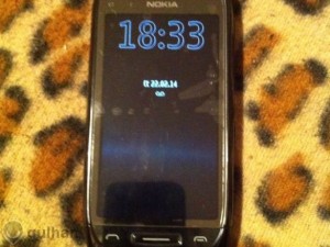 Нокиа С7+подарък