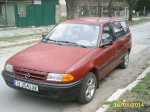 Продавам Опел Астра комби 1,7 дизел
