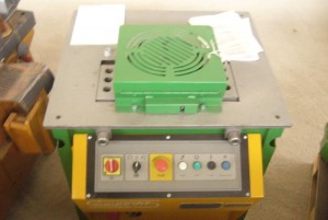 Машина за огъване и рязане на арматура