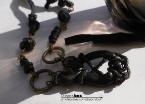 Уникално колие