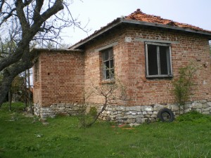 Къща в 5200 кв.м, С. Войника, Ямбол 