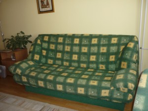 Продавам разтегателен диван и фотьоил