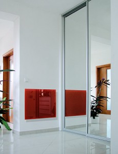 Лъчисто отопление с стъклени панели