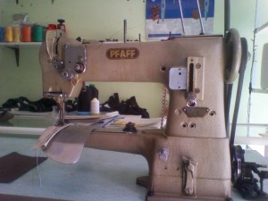 продава шевна машина с троен транспорт