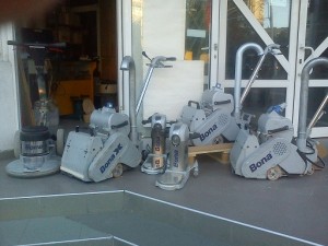 Шлайфане на масивен паркет с нови машини