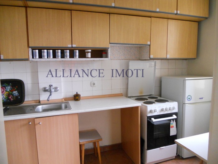 2 - стаен в Лагера, обзаведен