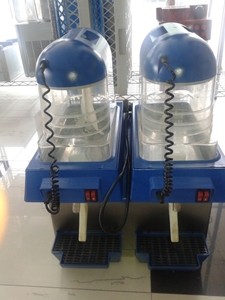 1.Продава втора употреба сок и айрян машини  Италиански 2х12литра  цена 650лв.  Тел за контакт - 087