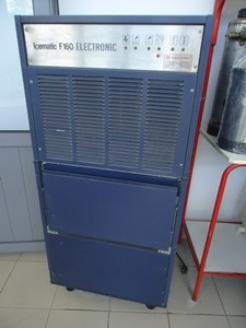 На гранули лед за магазини за риба,колбасарски цехове,хлебозаводи,и други втора употреба  внос от Ит