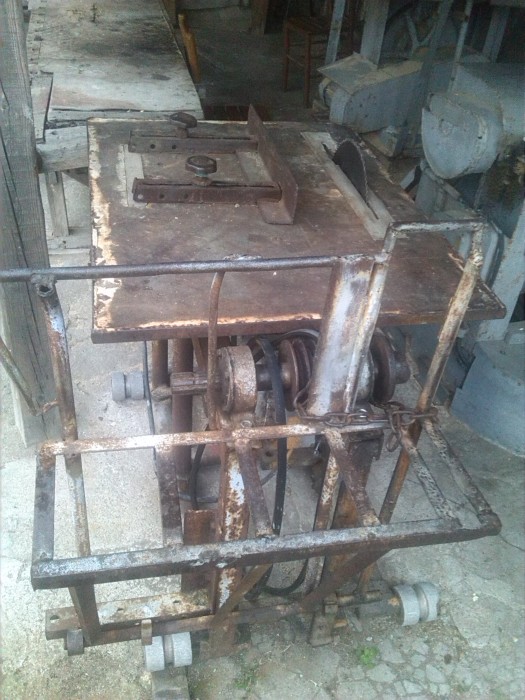 Продавам дърводелски машини