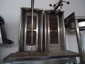 Дюнер машина двойка втора употреба  размери височина 70см.  дължина 40см. цена – 120лв. Тел за конта