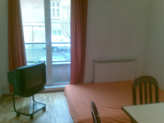 Давам под наем едностаен апартамент в Лозенец.