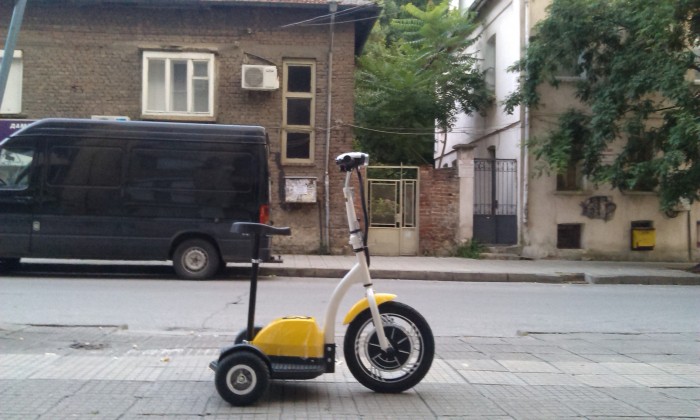 електрически скутер(триколка)