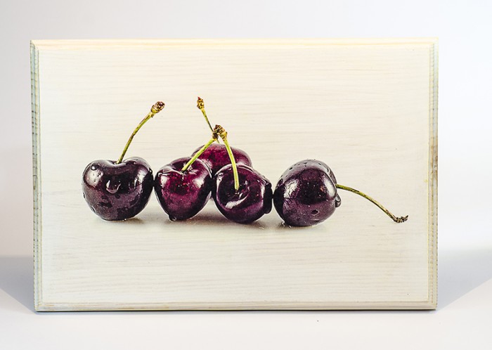 Фотография в/у дърво - Последните череши 