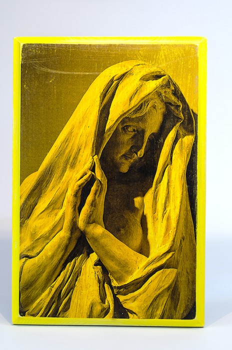 Фотография в/у дърво - Мадоната в жълто