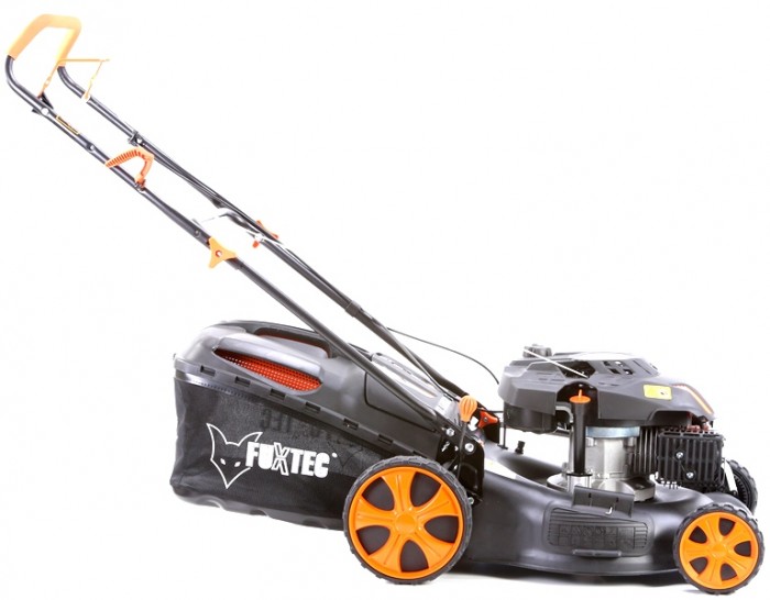 Бензинова косачка за трева под наем