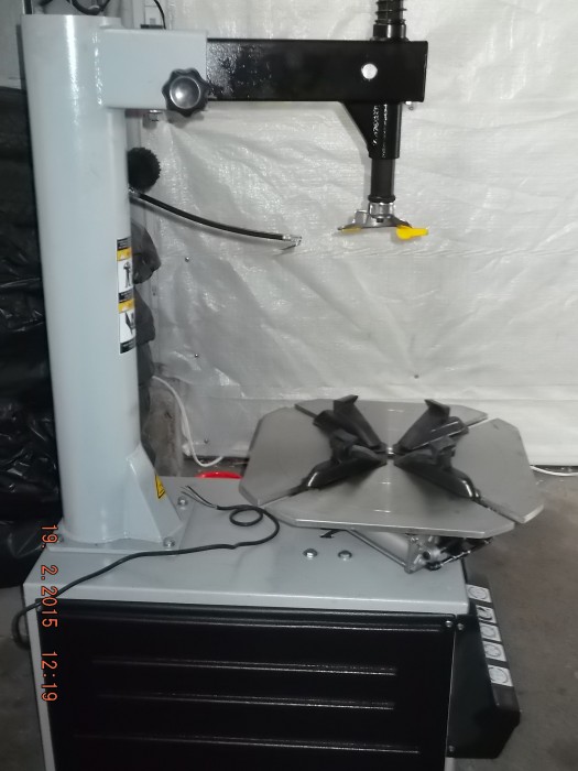 Гумо-демонтажна машина до 22"