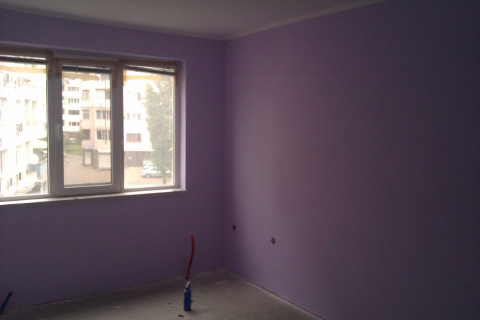БОЯДИСВАНЕ с латекс на жилища,магазини ,офиси 1.35лв м2 едноцветно , цена за празни помещения