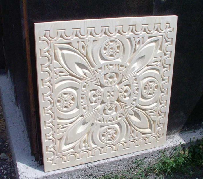 Дърворезби с индивидуална композиция. Варна