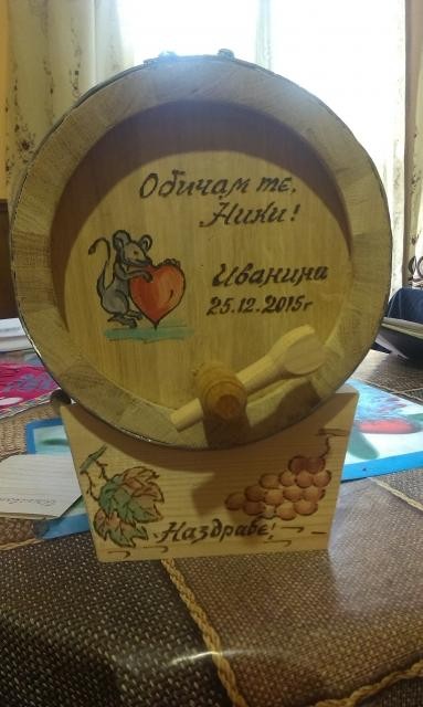 Рисувани с пирограф бурета и каци на достъпни цени 60лв