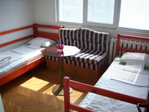 нощувки БАКАЛАВЪР Пловдив 10лв 0877133444 TV КАБЕЛНА WI-FI КЛИМА