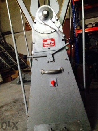         Maшина за бутер тесто