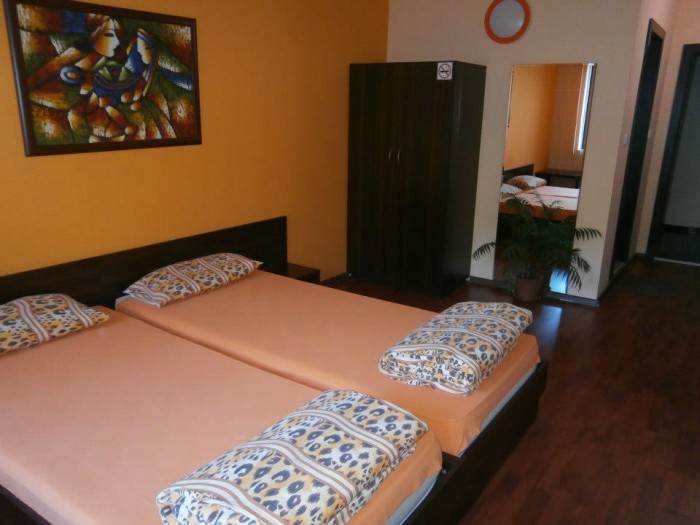 Месечни и седмични наеми от хостел Таити