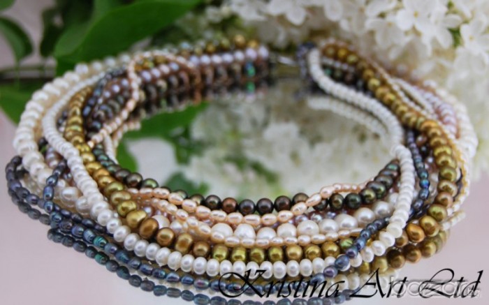 Koлие от естествени перли на няколко реда