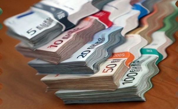 много бърз и сериозен кредит предлага без административни такси.