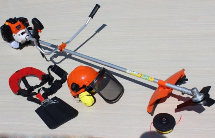 Бензинова косачка (тример-храсторез) с цял прът - 1 година гаранция | Rudimpex.com