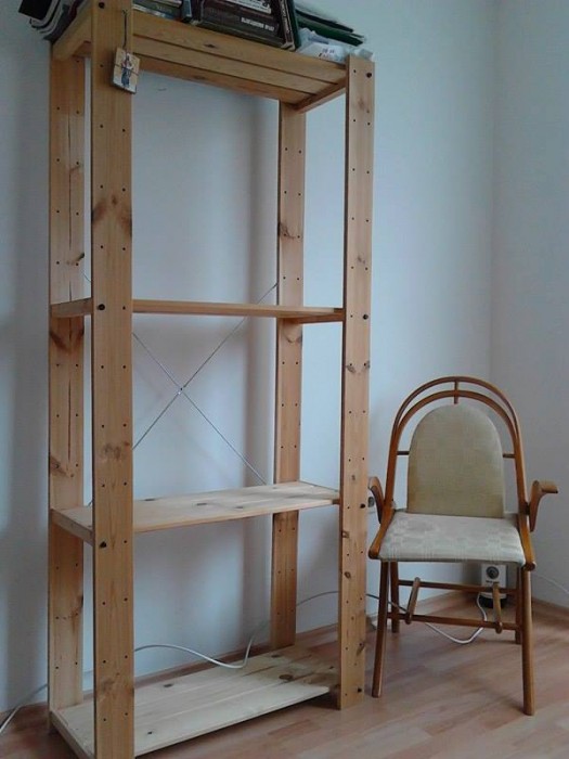 ПРОДАВАМ ЕТАЖЕРКА ИКЕА - 46 ЛЕВА