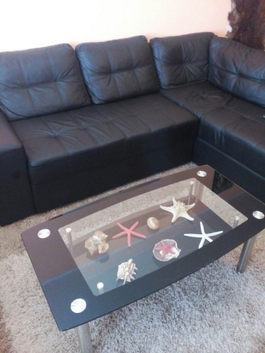 Разтегателен ъглов диван без забележки от еко кожа на цена 630лв 