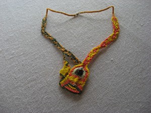 Ръчна изработка на плетени бижута и плетени изделия и уникати от текстил