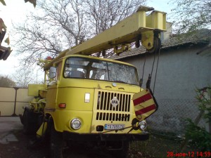 Продавам авто кран