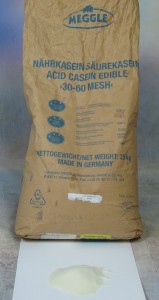 Протеини, аминокиселини насипни като фитнес добавки за покачване на мускулна маса изгодно.