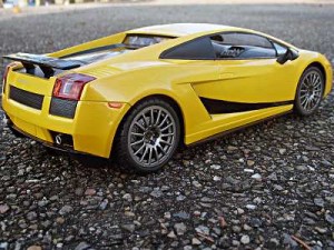 предлага радио-управляем АВТОМОБИЛ