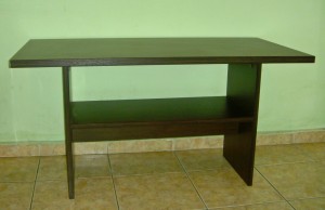 Продавам нова холна масичка 