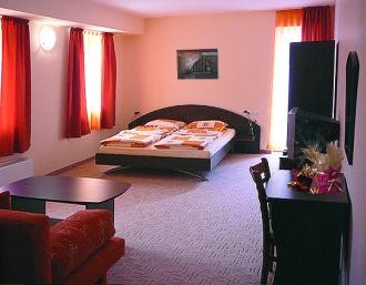 Хотел Аквая * * * 