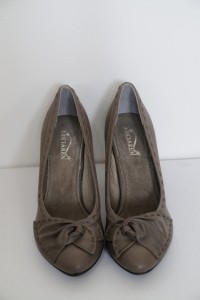 Нови елегантни дамски обувки