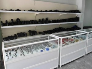 Стелажи 4 бр. по 150 лв