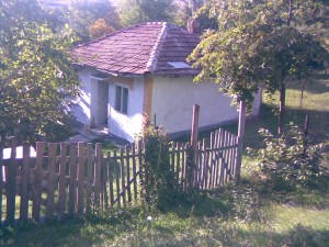 продавам стара къща