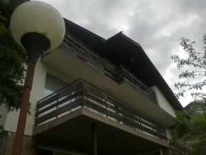 продавам къща